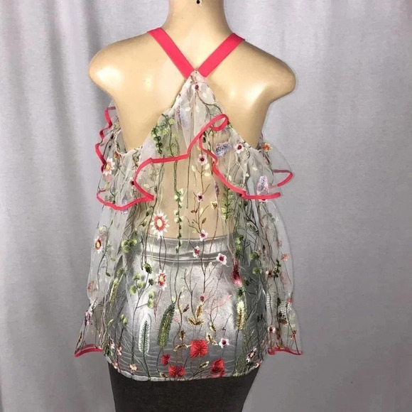 Hesperus Size M Floral Stitched Ruffle Off The Shoulder Top, Flowy Sleeves. New - Picture 4 of 6